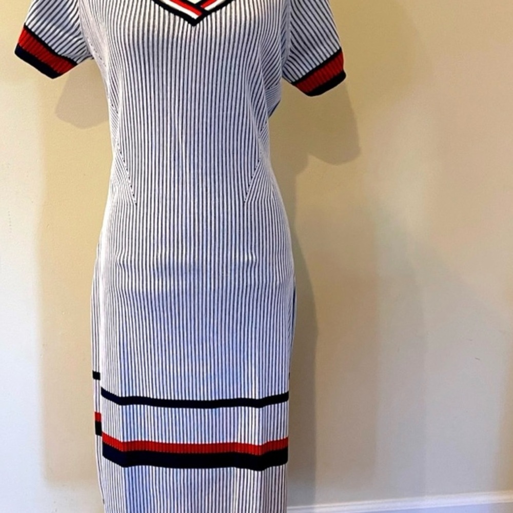 🌺🌺🌺NWT ST. JOHN Striped V-Neck Short Sleeve dress